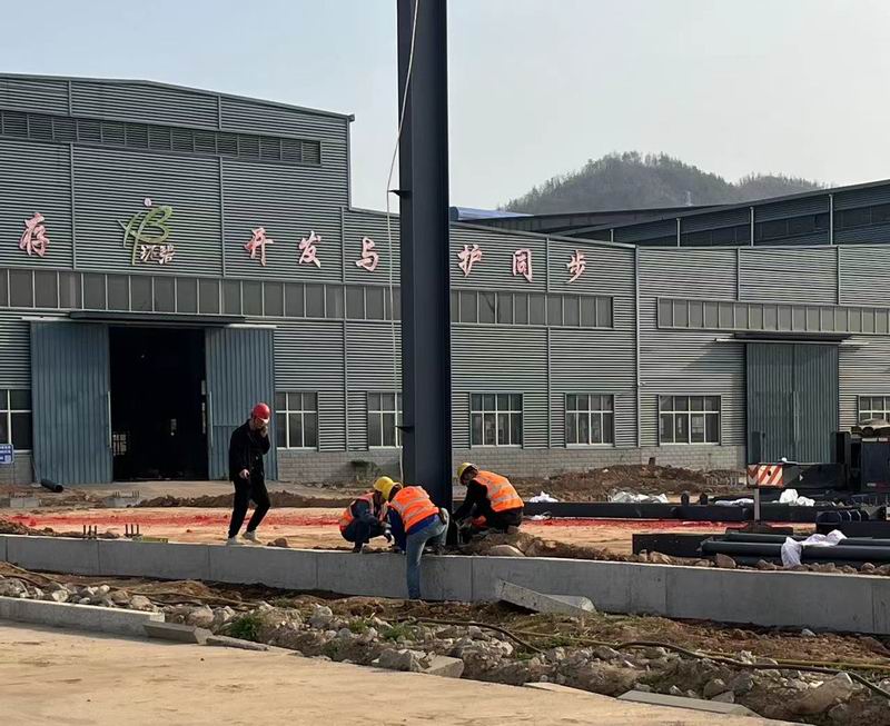 河南MK体育（中国）高端智能装备制造项目标准化厂房钢立柱完成吊装